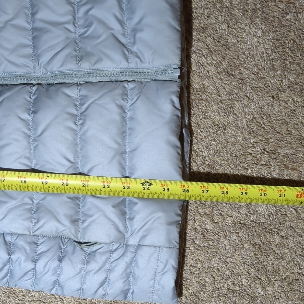 The North Face Women's Light Gray Puffer Jacket - Picture 12 of 16